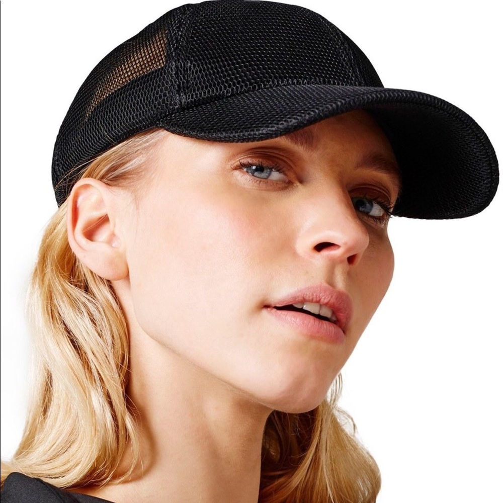 Ivy Park black mesh hat